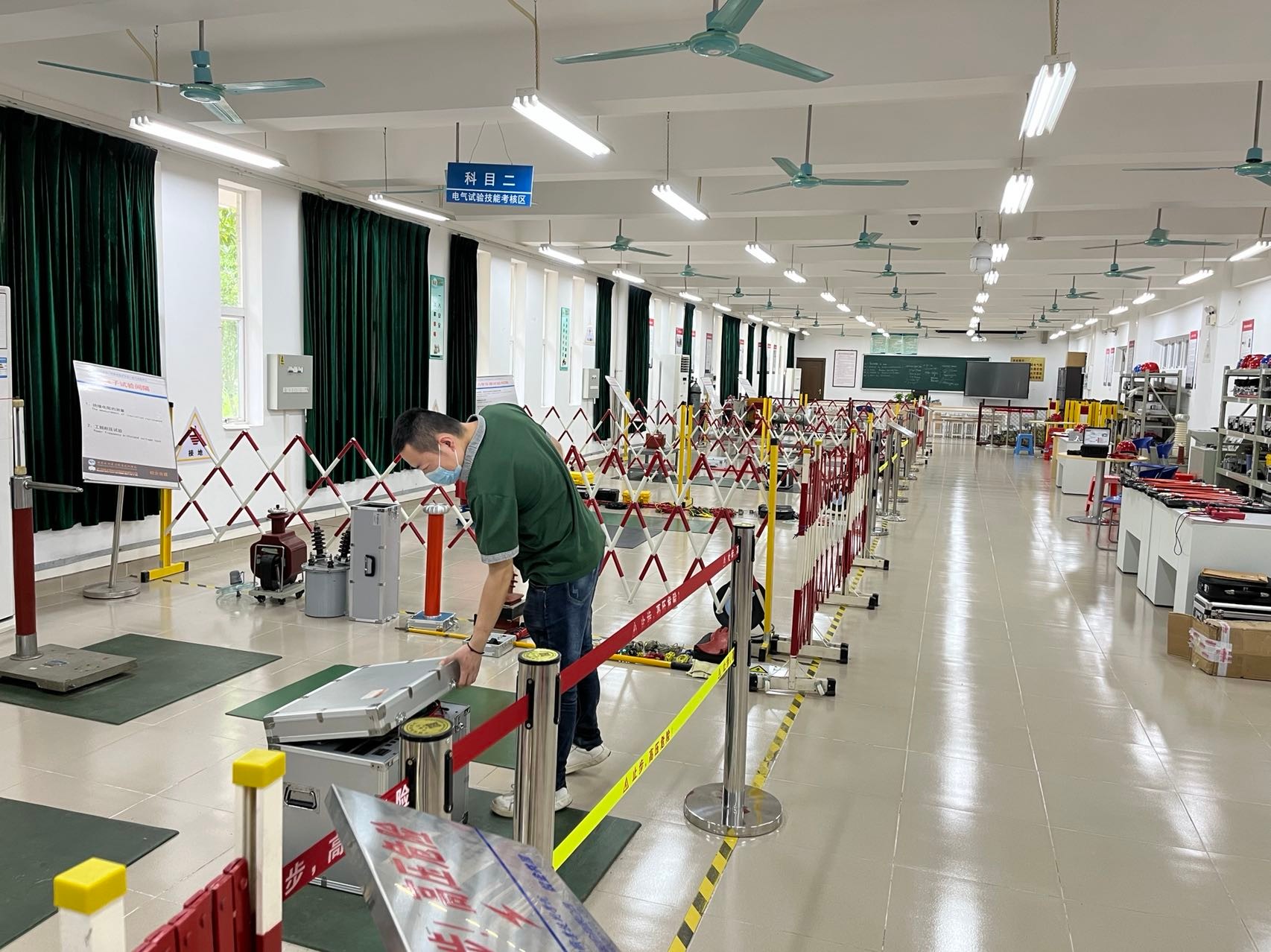 ?    ?廣東水利電力職業(yè)技術(shù)學(xué)院實(shí)訓(xùn)室設(shè)備、軟件及系統(tǒng)建設(shè)項(xiàng)目